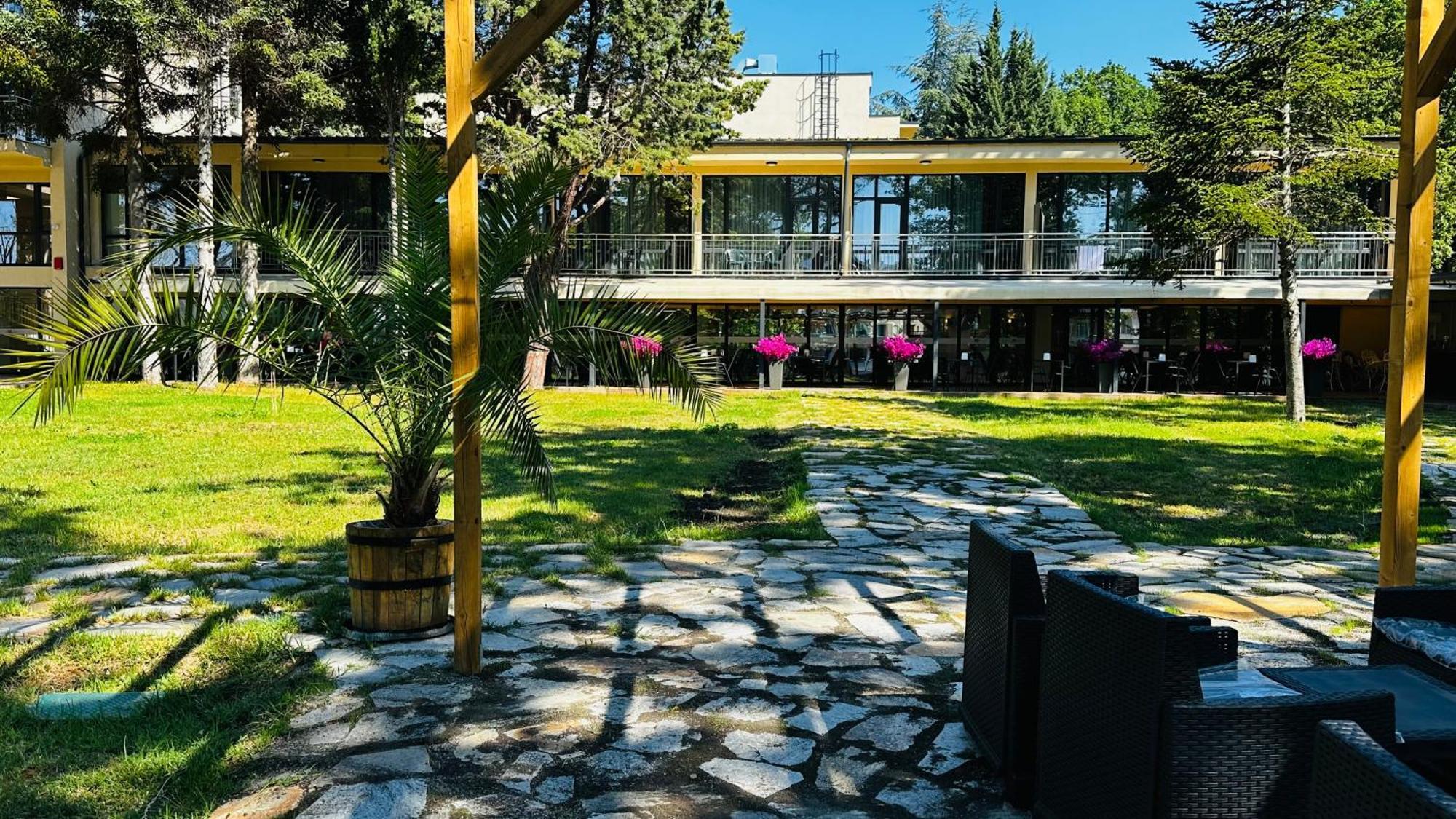 Queen Nelly Park Kiten  Exterior foto